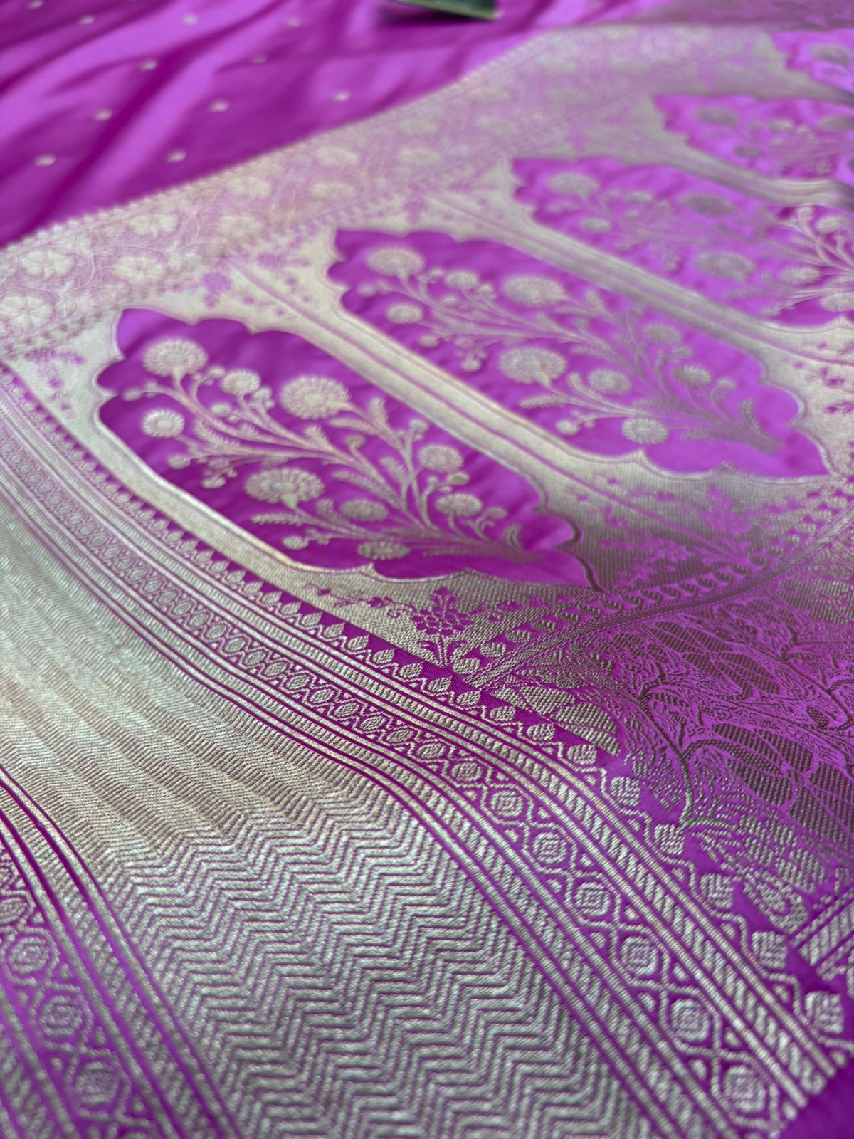 banarasi katan silk masroom beby pink zari lite copur