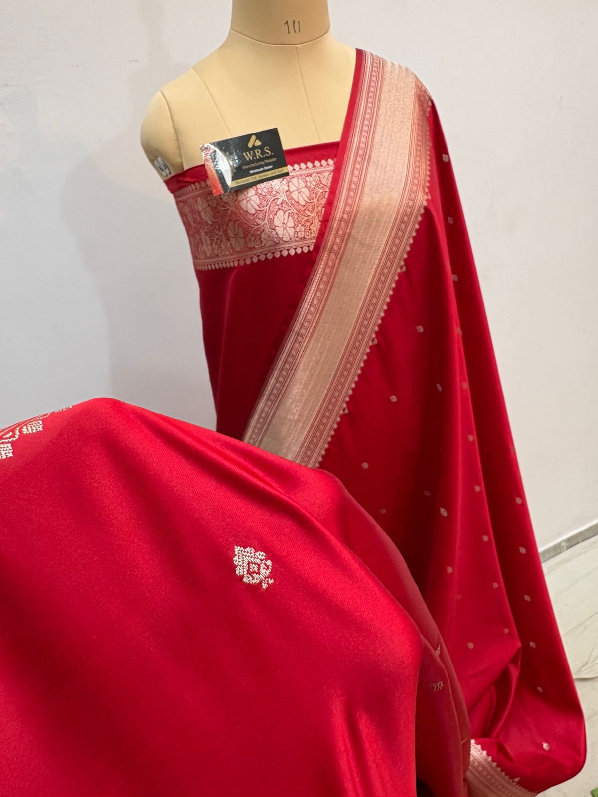 banarasi katan silk  masroom Red booti copur zari