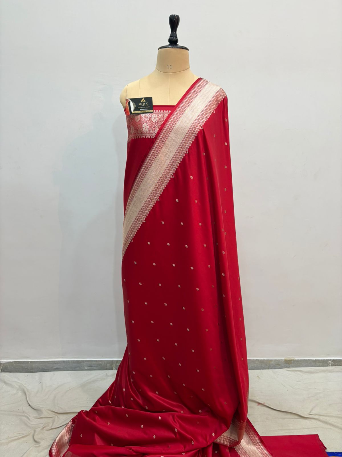 banarasi katan silk  masroom Red booti copur zari