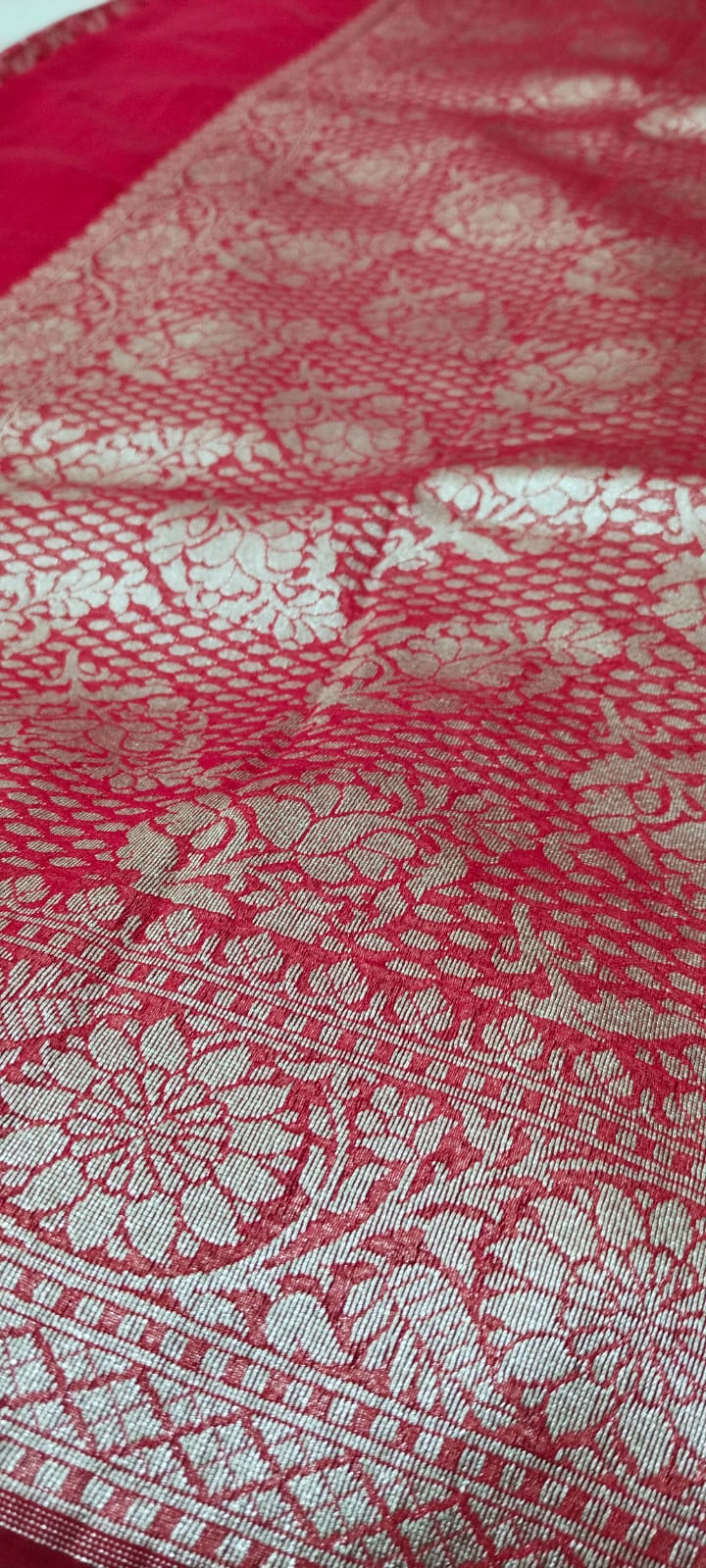Red geargotte banarasi soaft saree