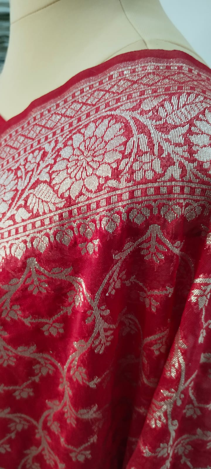 Red geargotte banarasi soaft saree