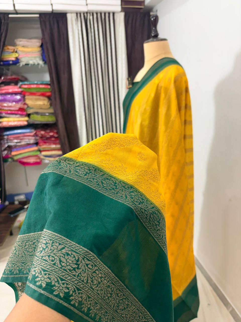 gold bottie green banarasi silk saree ada booti