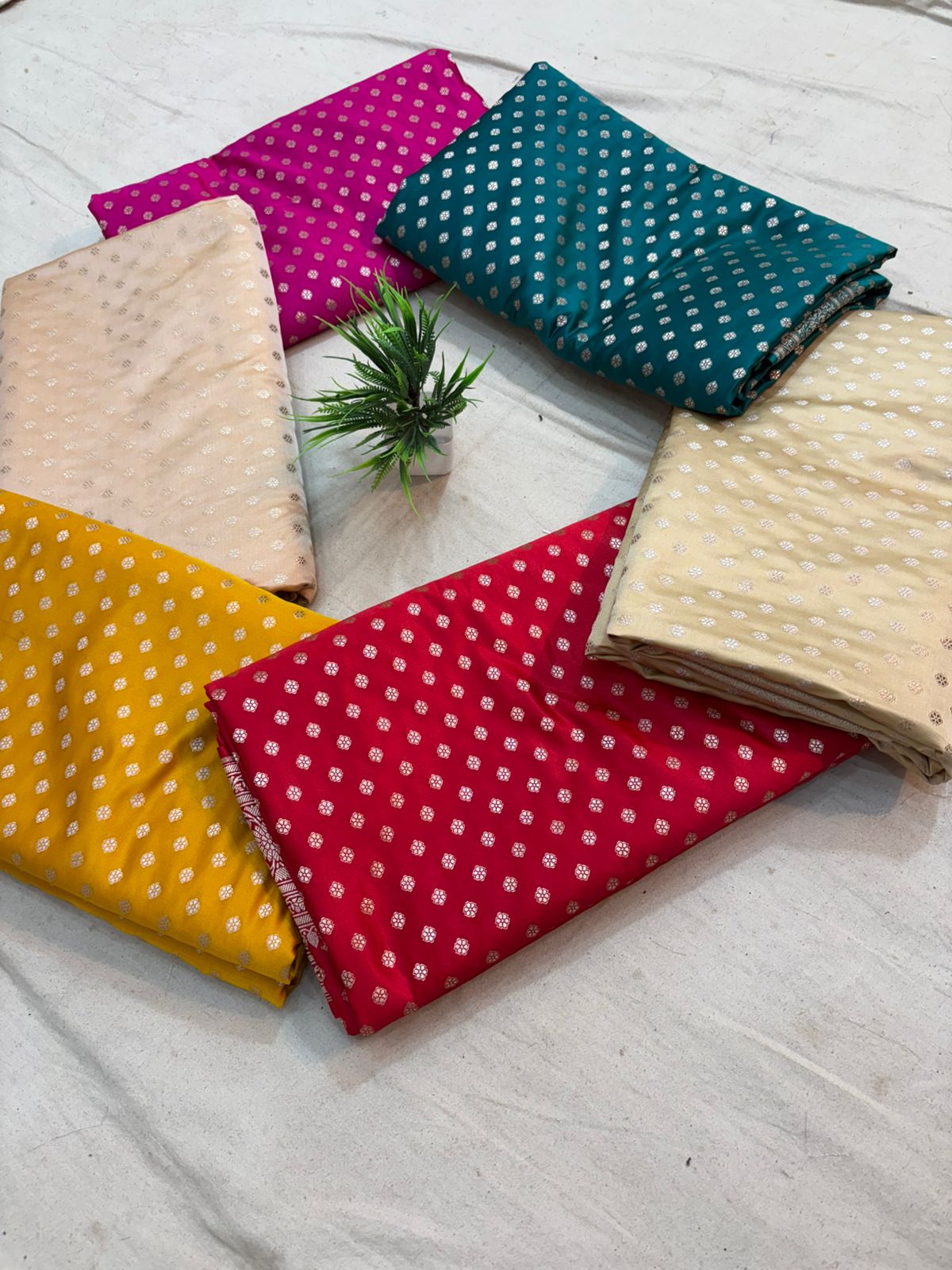 Rani mushru banarasi  silk saree