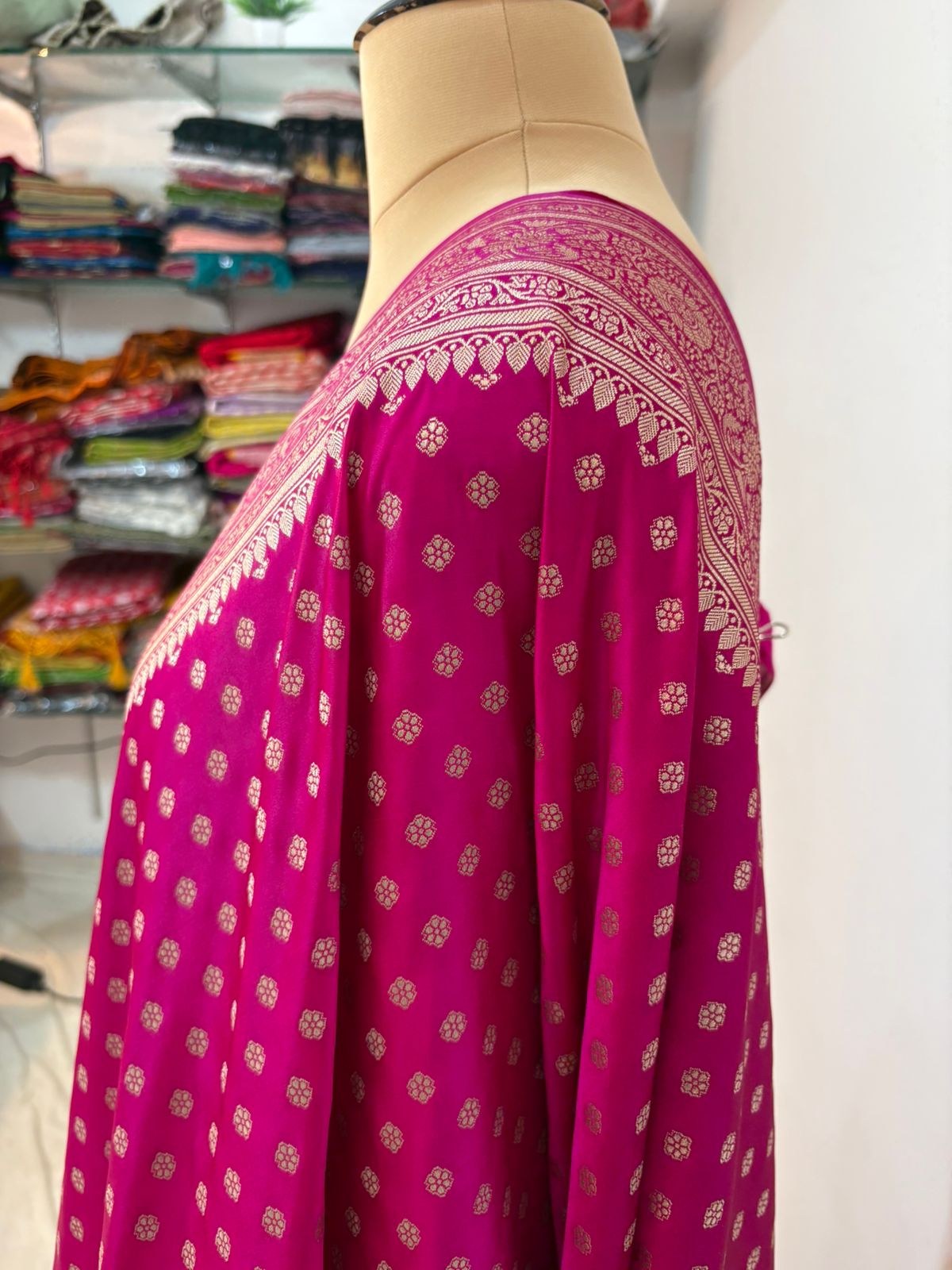 Rani mushru banarasi  silk saree