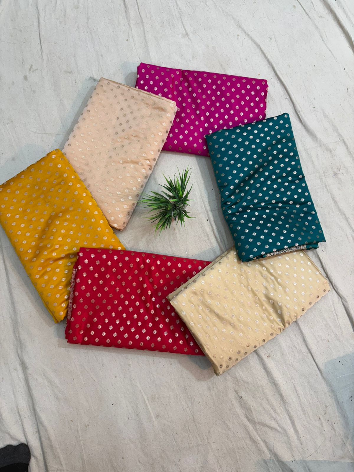 Rani mushru banarasi  silk saree