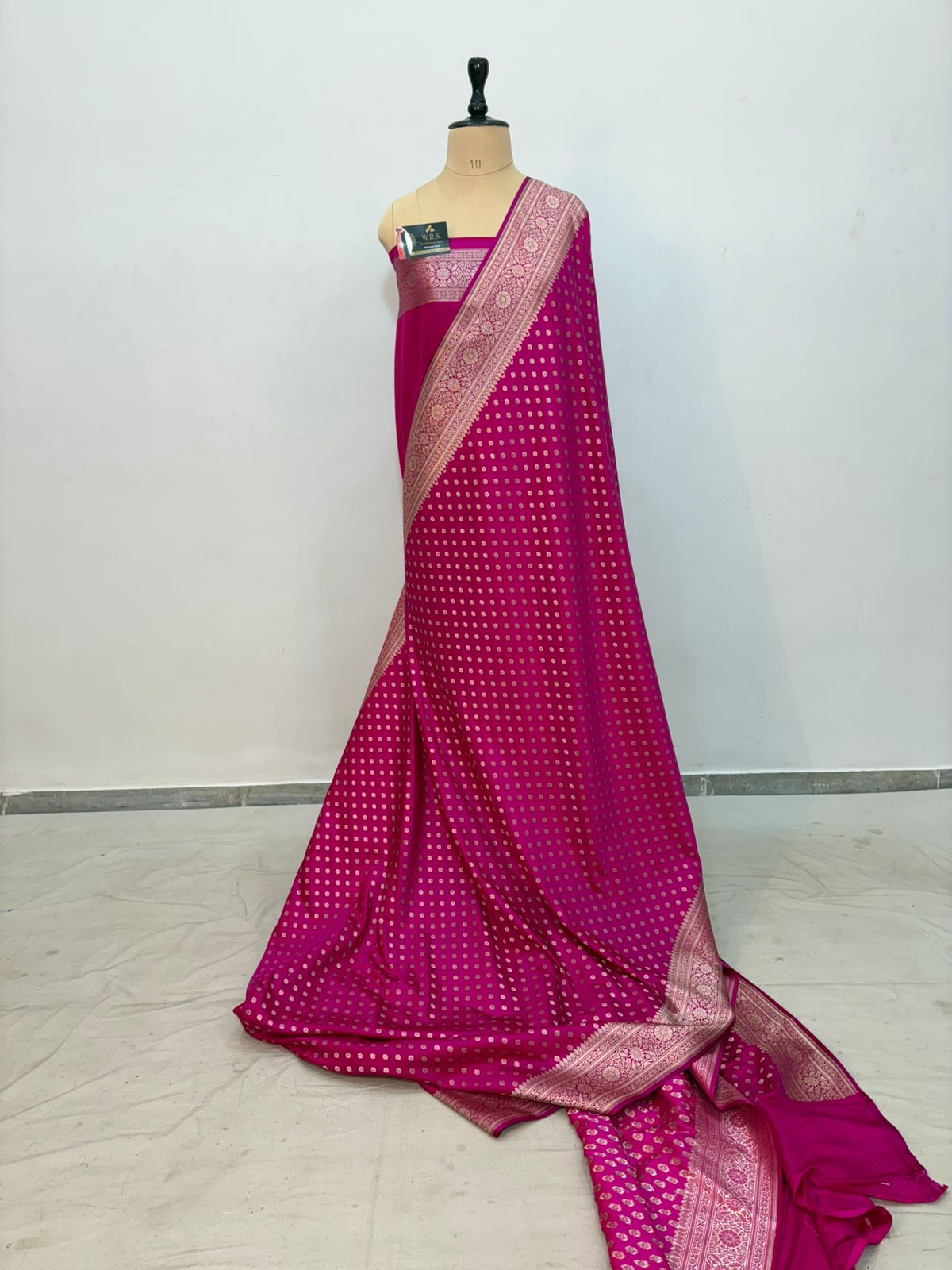 Rani mushru banarasi  silk saree