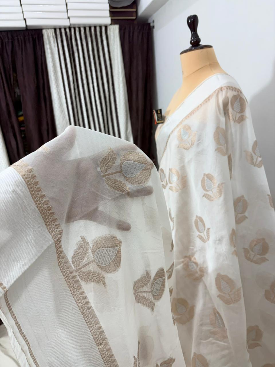 white minedar buta banarasi silk saree