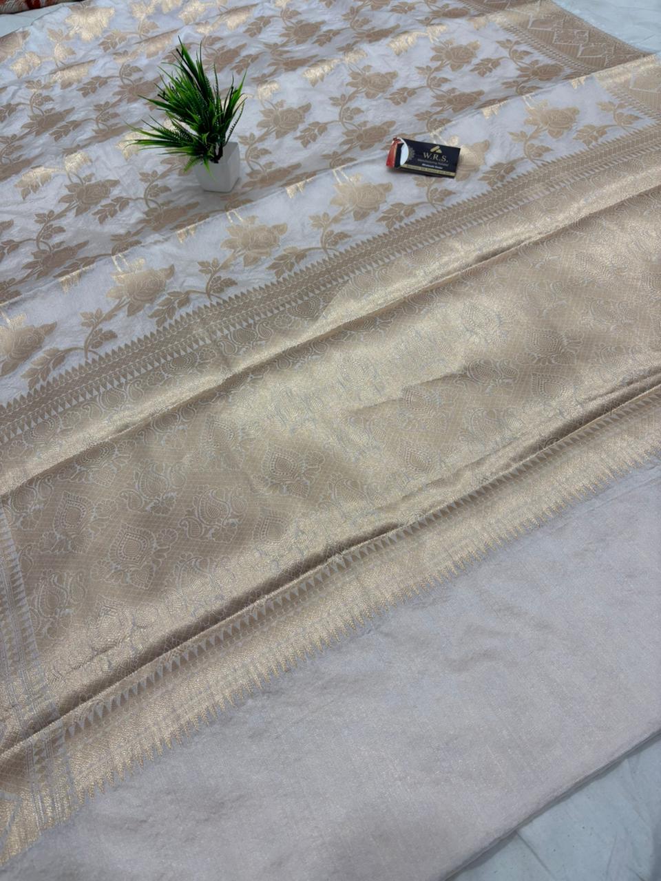 white shine jale banarasi silk saree